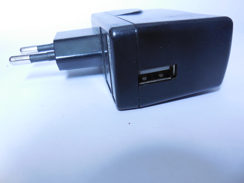 Блок питания Huawei Travel Charger HS-050040E5 - Pic n 251748