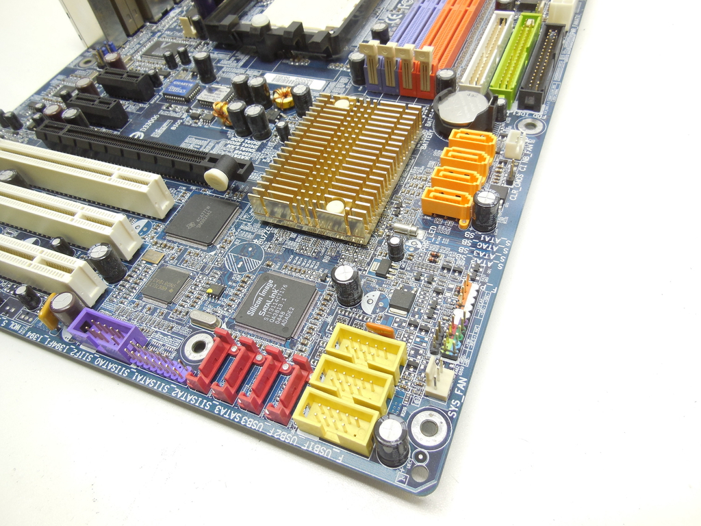 Материнская плата Socket 939 Gigabyte GA-K8N Ultra-9 Рамка задних портов в комплекте - Pic n 310142