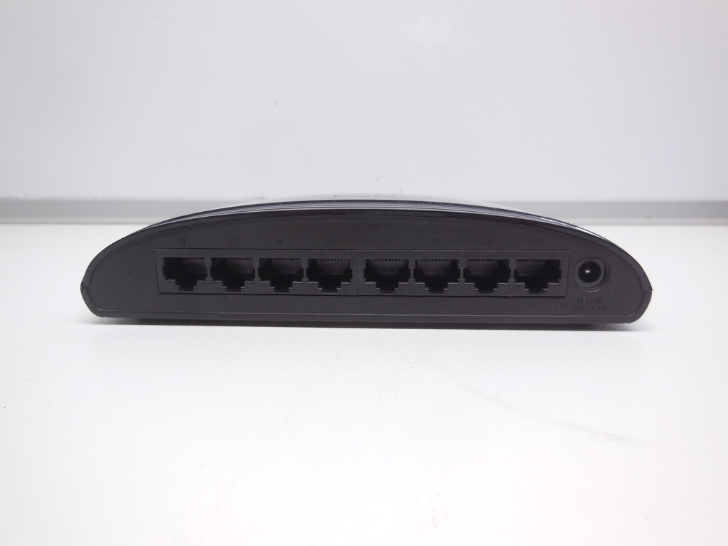 Неуправляемый коммутатор D-Link DES-1008D/J1A 8 портов 10/100 Мбит/сек - Pic n 310883
