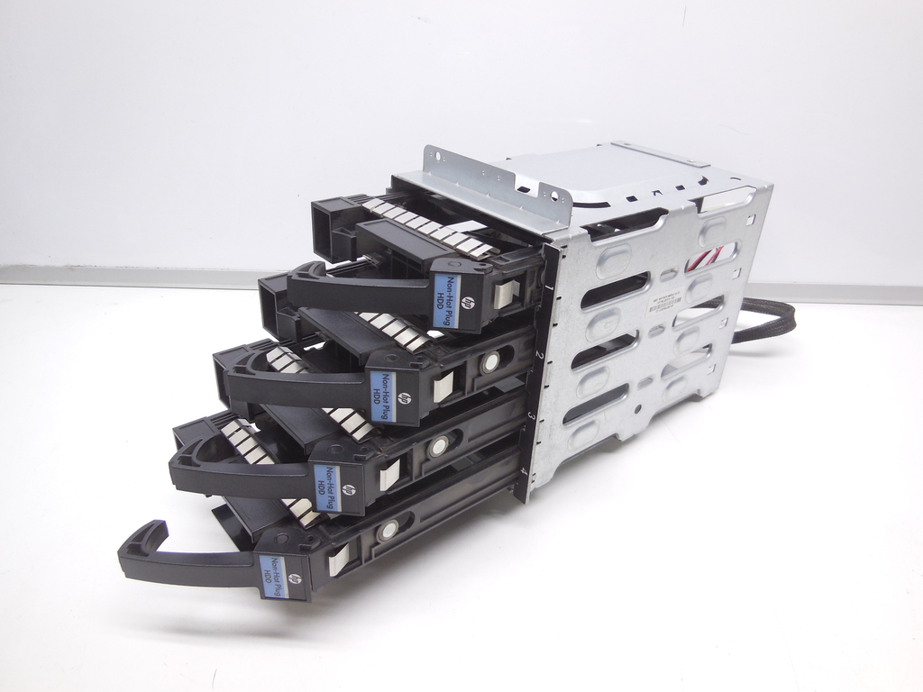 Корзина для жестких дисков HP 637214-001 от сервера HP ProLiant ML110 G7 - Pic n 310955