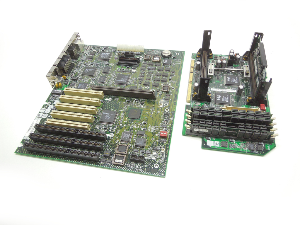 Материнская плата от сервера Digital Server 1000 в комплекте с памятью EDO 320Mb 1997 год - Pic n 311009