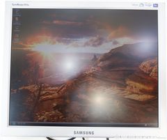 Монитор 19" Samsung SyncMaster 913N. Нет ноги