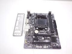 Материнская плата Socket FM2, FM2+ Gigabyte GA-F2A68HM-DS2 Рамка задних портов в комплекте
