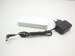 Неуправляемый коммутатор D-Link DES-1008C 8 портов 10/100 Мбит/сек